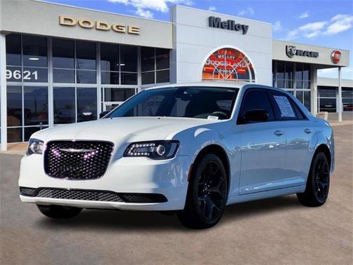 2023 Chrysler 300 Touring