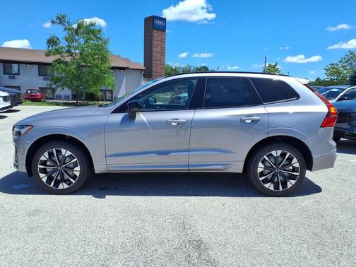 Aurora Silver 2026 Volvo XC60 B5 Plus