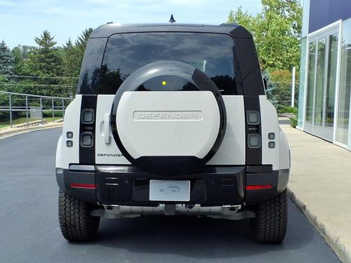 Borasco 2026 Land Rover Defender P300 S