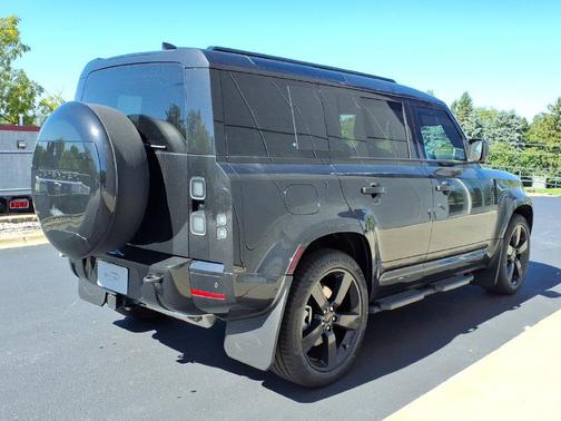 Santorini 2026 Land Rover Defender P400 X-Dynamic SE