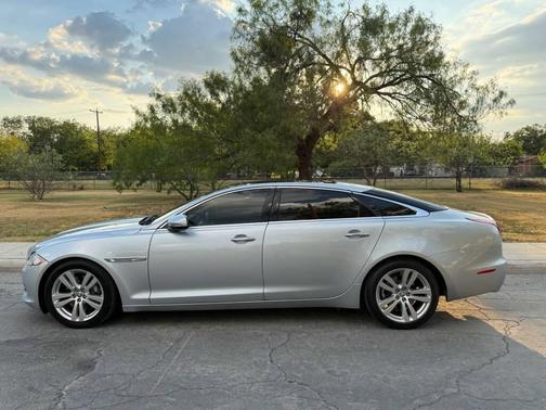 2011 Jaguar XJ L