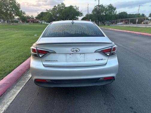 2016 Hyundai SONATA Hybrid SE