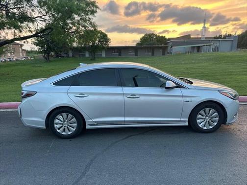 2016 Hyundai SONATA Hybrid SE