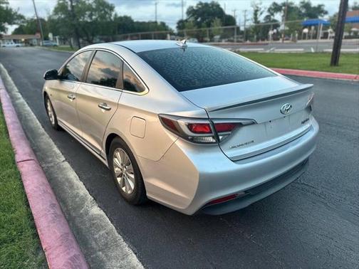 2016 Hyundai SONATA Hybrid SE