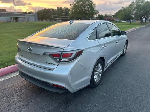 2016 Hyundai SONATA Hybrid SE