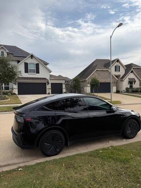 2026 Tesla Model Y Long Range 4dr Crossover