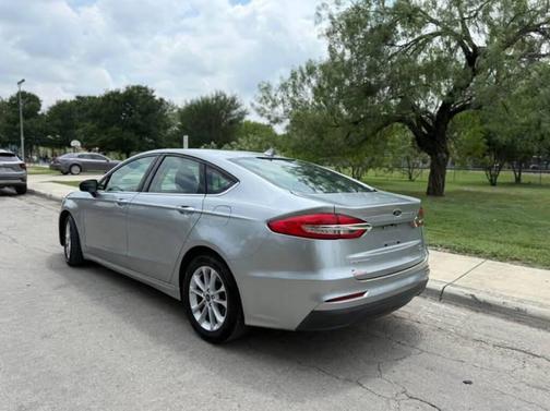 2020 Ford Fusion SE