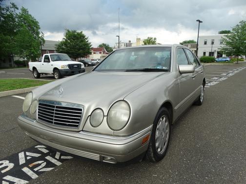 1998 Mercedes-Benz E-Class Base (A5)