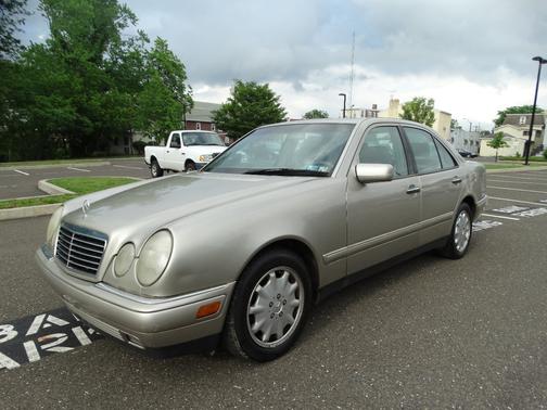 1998 Mercedes-Benz E-Class Base (A5)