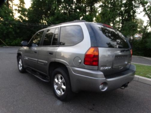 Gray 2005 GMC Envoy SLE