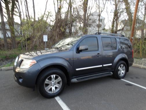 2011 Nissan Pathfinder Silver