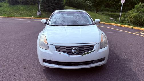 white 2008 Nissan Altima 3.5 SE