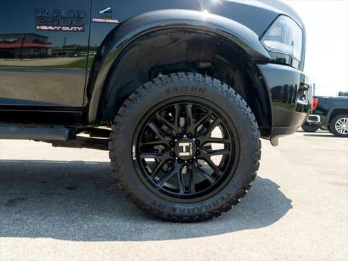 2018 RAM 2500 Laramie Crew Cab 4x4 6'4' Box
