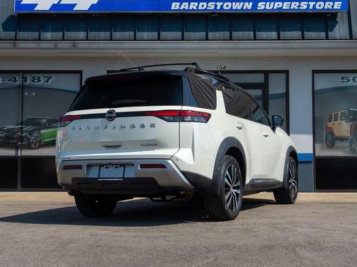 2023 Nissan Pathfinder Platinum FWD