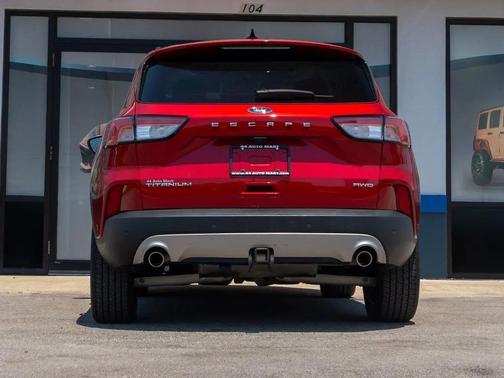 2022 Ford Escape Titanium