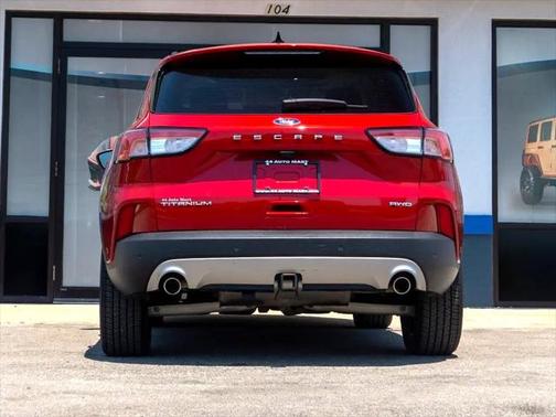 2022 Ford Escape Titanium