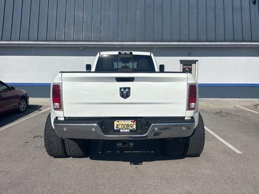 2018 RAM 3500 Laramie Crew Cab 4x4 8' Box