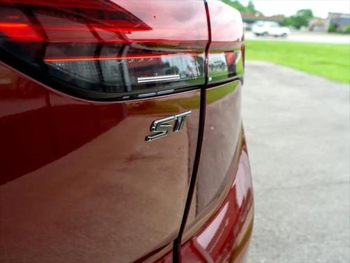 2022 Buick Envision FWD Essence