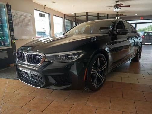 Black Sapphire Metallic 2018 BMW M5 Base