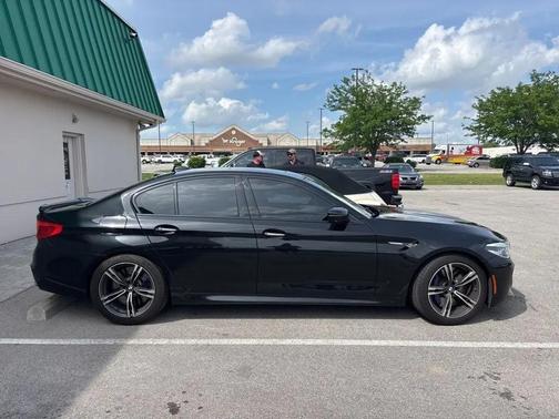 Black Sapphire Metallic 2018 BMW M5 Base