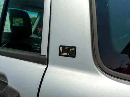 2002 Chevrolet Tracker Hard Top LT