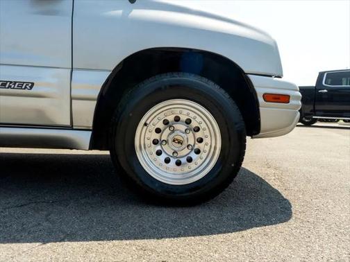 2002 Chevrolet Tracker Hard Top LT