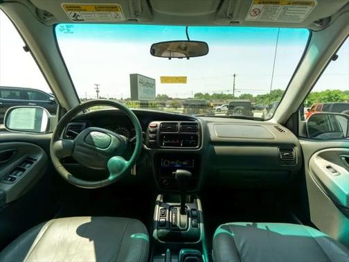2002 Chevrolet Tracker Hard Top LT