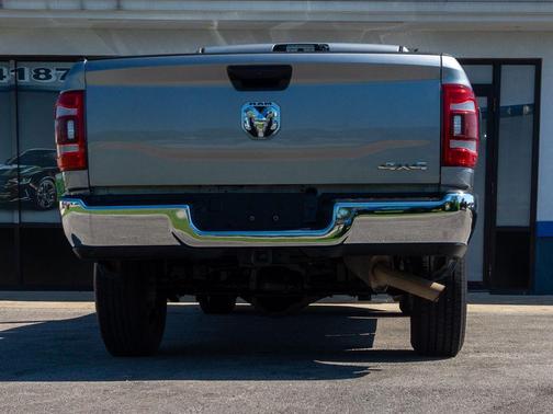 2024 RAM 2500 Tradesman Regular Cab 4x4 8' Box