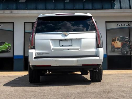2016 Cadillac Escalade Platinum