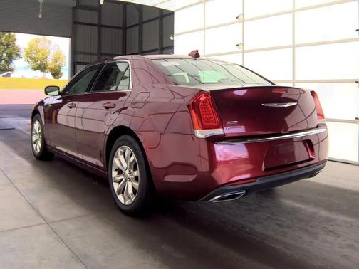 2017 Chrysler 300 Limited