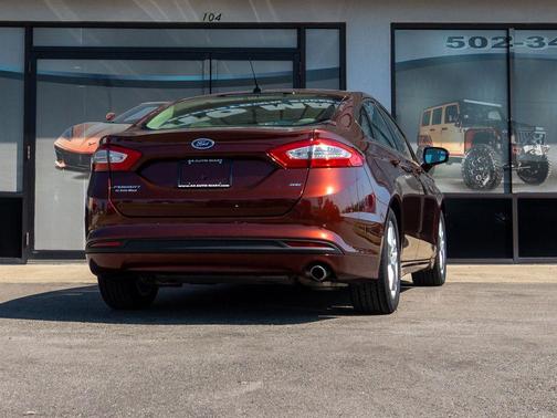 2016 Ford Fusion SE