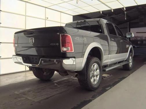 2017 RAM 2500 Laramie Crew Cab 4x4 6'4' Box