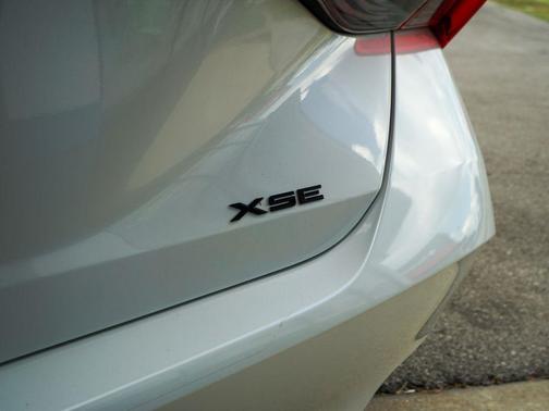 2019 Toyota Avalon XSE