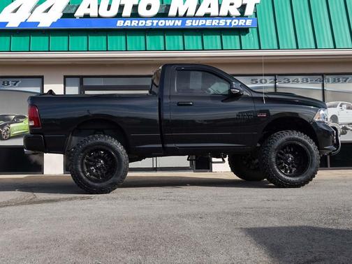 2017 RAM 1500 Night Regular Cab 4x4 6'4' Box