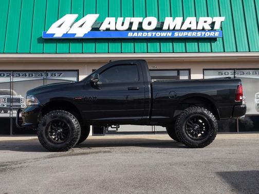 2017 RAM 1500 Night Regular Cab 4x4 6'4' Box