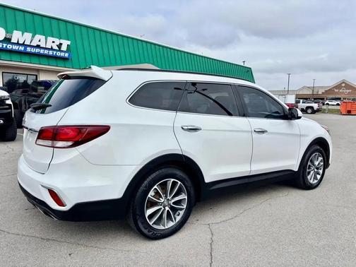 2017 Hyundai SANTA FE SE