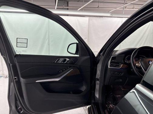 Dark Graphite Metallic 2021 BMW X5 xDrive40i