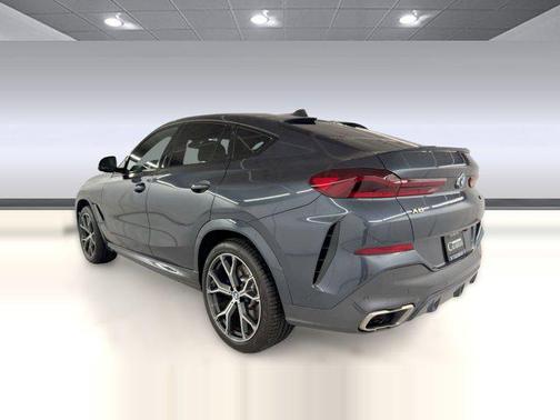 2022 BMW X6 M50i