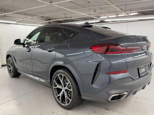 2022 BMW X6 M50i
