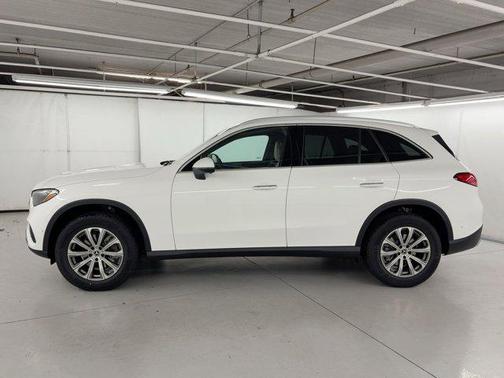 2026 Mercedes-Benz GLC 300 Base