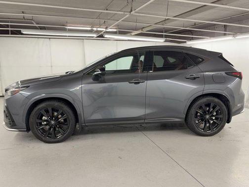 2023 Lexus NX 450h+ F SPORT Handling