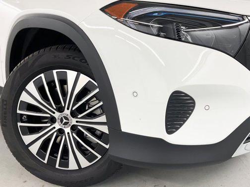 2025 Mercedes-Benz EQB 300 4MATIC