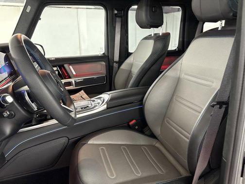 Obsidian Black Metallic 2025 Mercedes-Benz G-Class G 580e