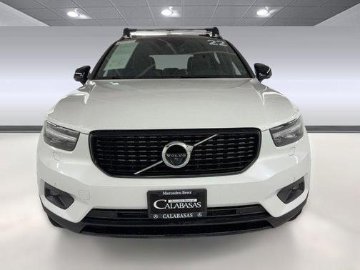 2022 Volvo XC40 T5 R-Design