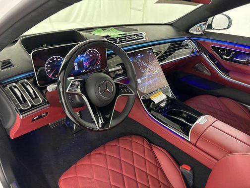 MANUFAKTUR Moonlight White Magno 2026 Mercedes-Benz S-Class 4MATIC