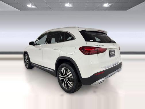 Polar White 2026 Mercedes-Benz GLA 250 4MATIC
