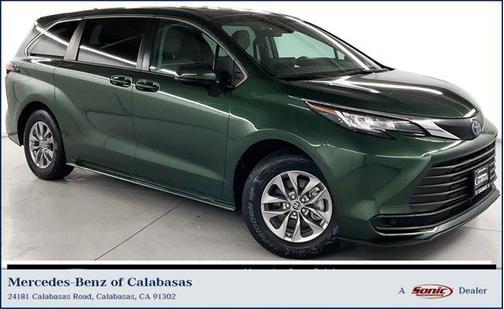 2022 Toyota Sienna LE