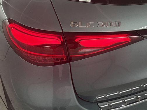 2025 Mercedes-Benz GLC 300 Base