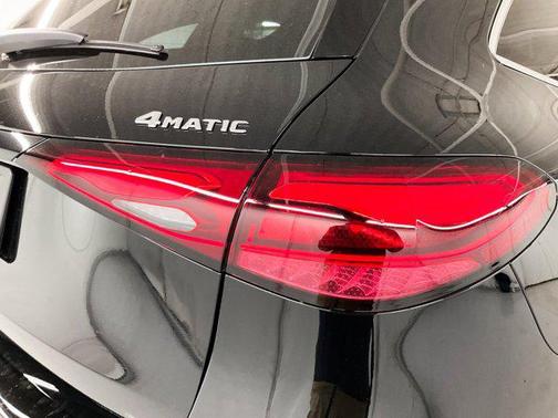 2025 Mercedes-Benz GLC 350e Base