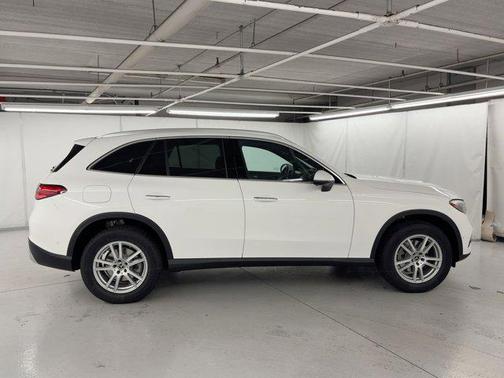2026 Mercedes-Benz GLC 300 Base